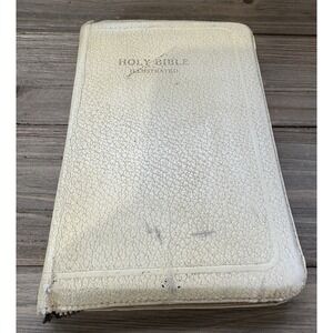 World Publishing KJV Bible Illustrated Zip Up Vintage 6.5x4.5 White Good